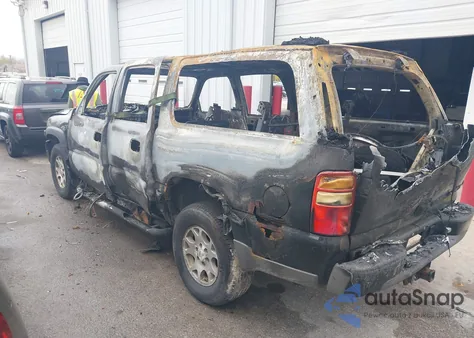 2005 Chevrolet Suburban 1500 Z71 z USA, uszkodzony, nr VIN 3GNFK16Z05G263177